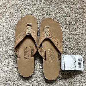 BNWT rainbow sandals. Sierra brown. Size medium (women’s 6.5-7.5)